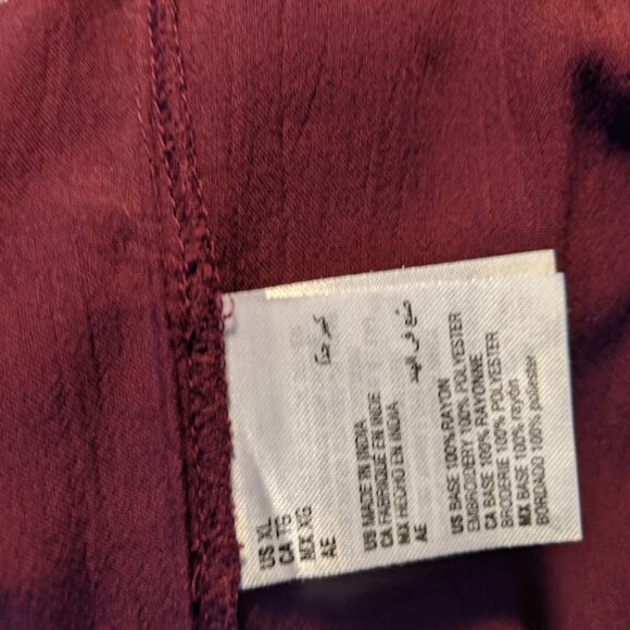 Ladies top - Picture 10 of 10